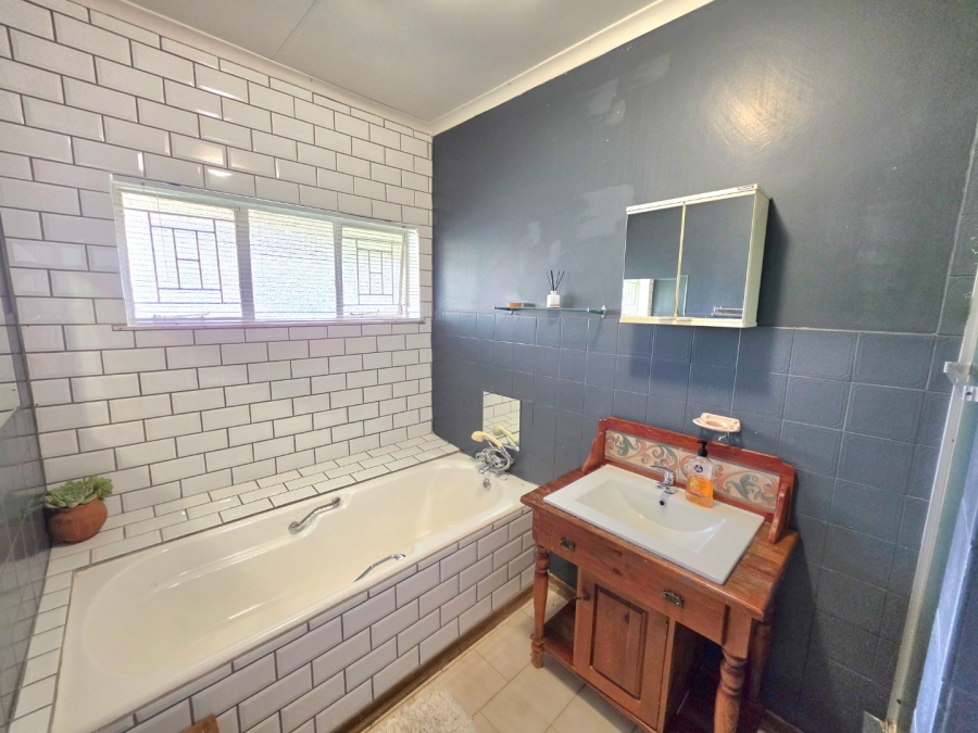 5 Bedroom Property for Sale in Panorama Free State